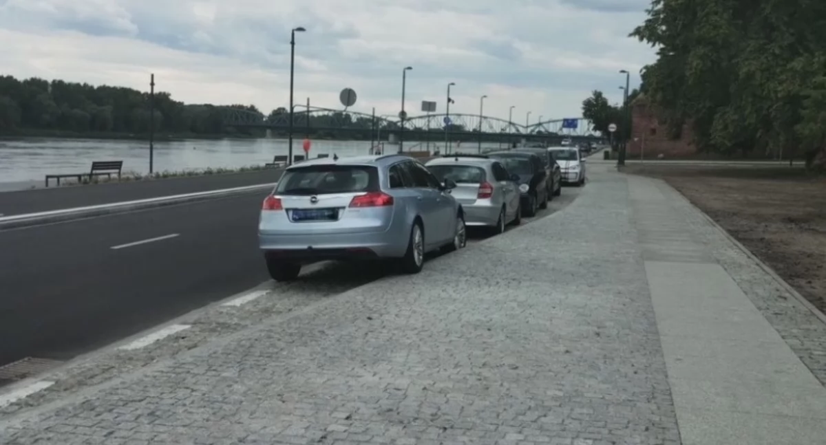 Od 1 sierpnia opłaty za parkowanie na Bulwarze Filadelfijskim w Toruniu