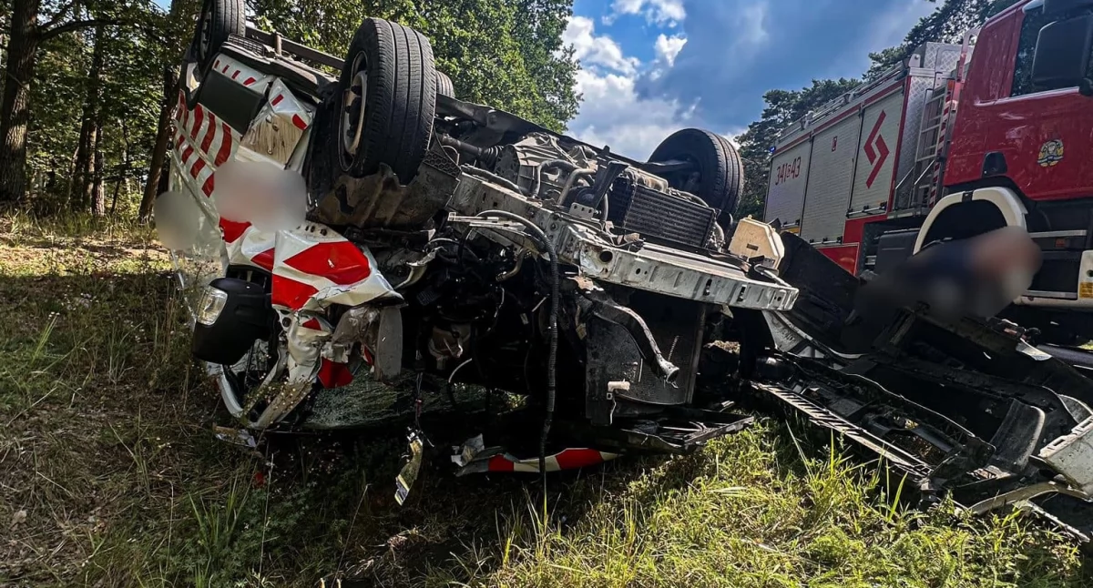Koszmar na drodze pod Toruniem. Bus zderzył się z ciężarówką