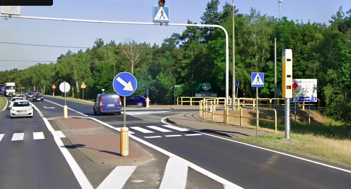 Ten fotoradar to postrach. Jest batem na kierowców na trasie do Torunia