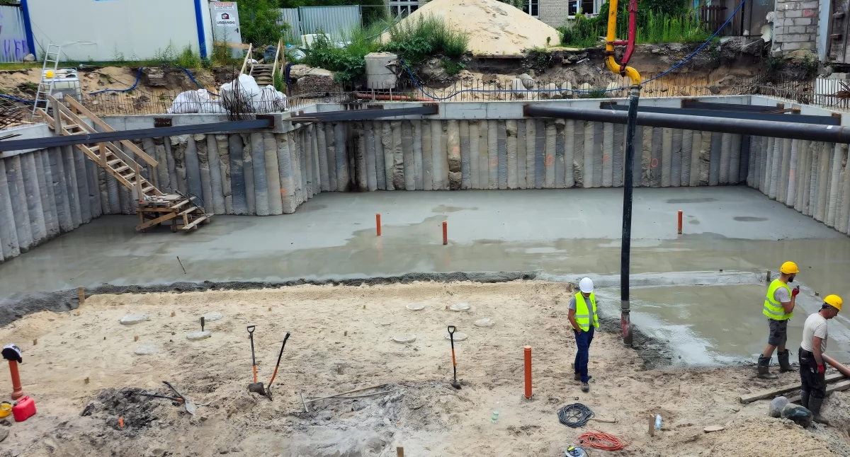 15 nowych apartamentów „rośnie” w Toruniu. Powstają na terenie po znanym pubie