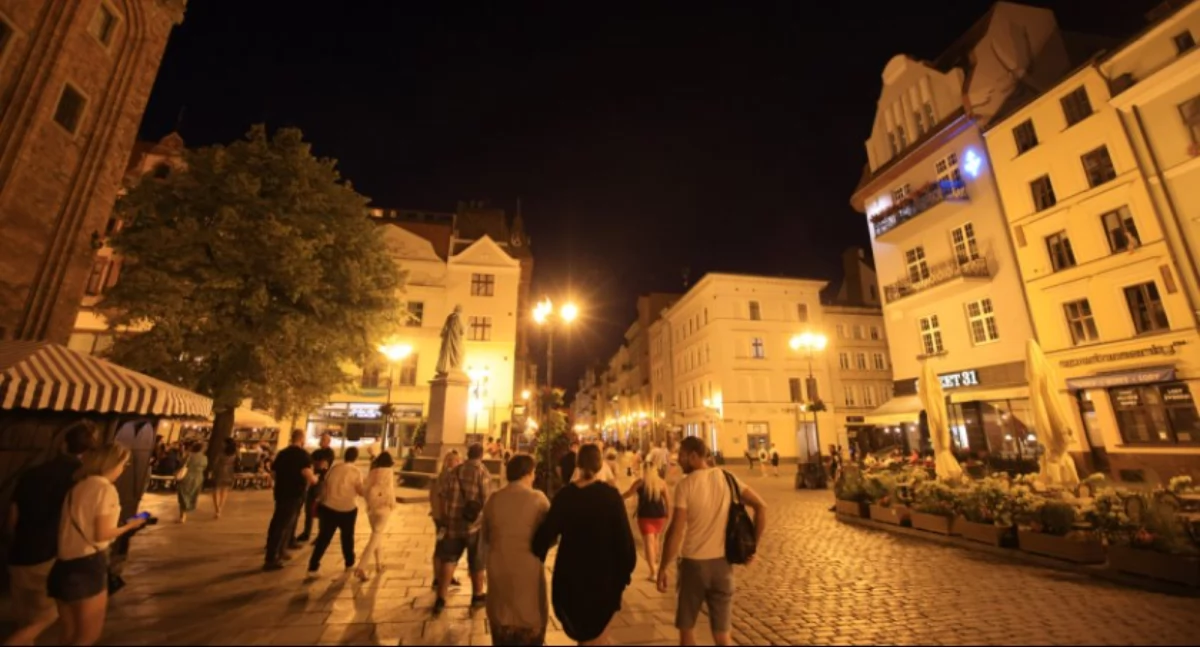 Brutalny atak w centrum Torunia. Damski bokser zaatakował kobietę