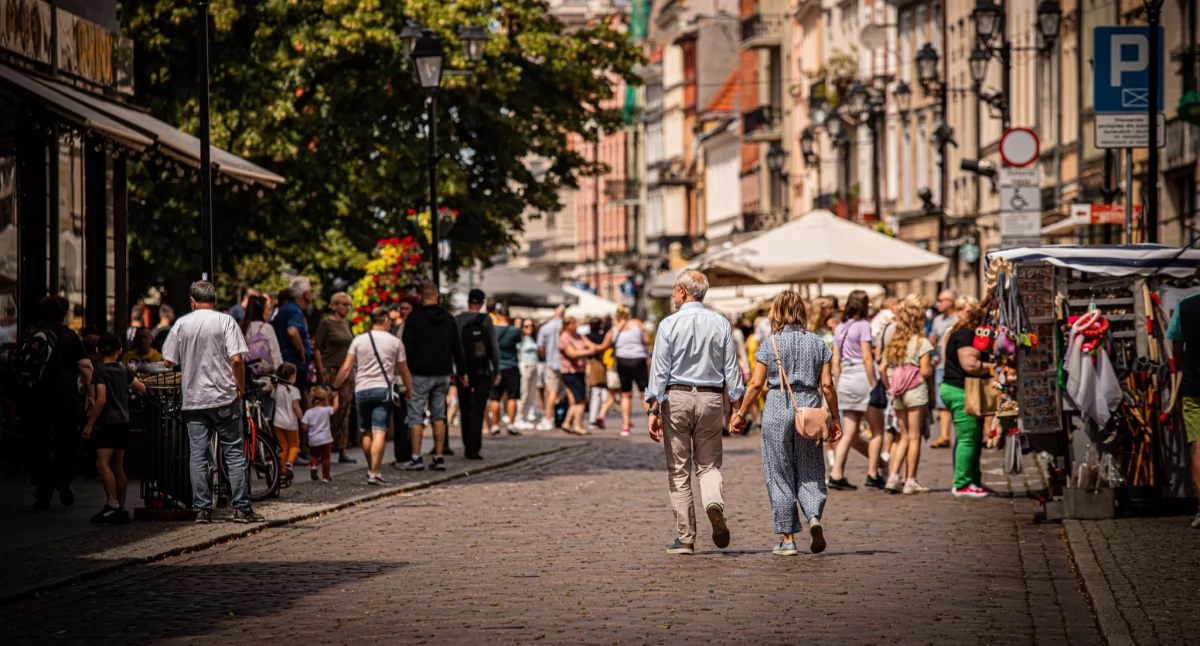 Nowe prognozy dla Torunia zaskakują. Lato nie zamierza nas opuszczać