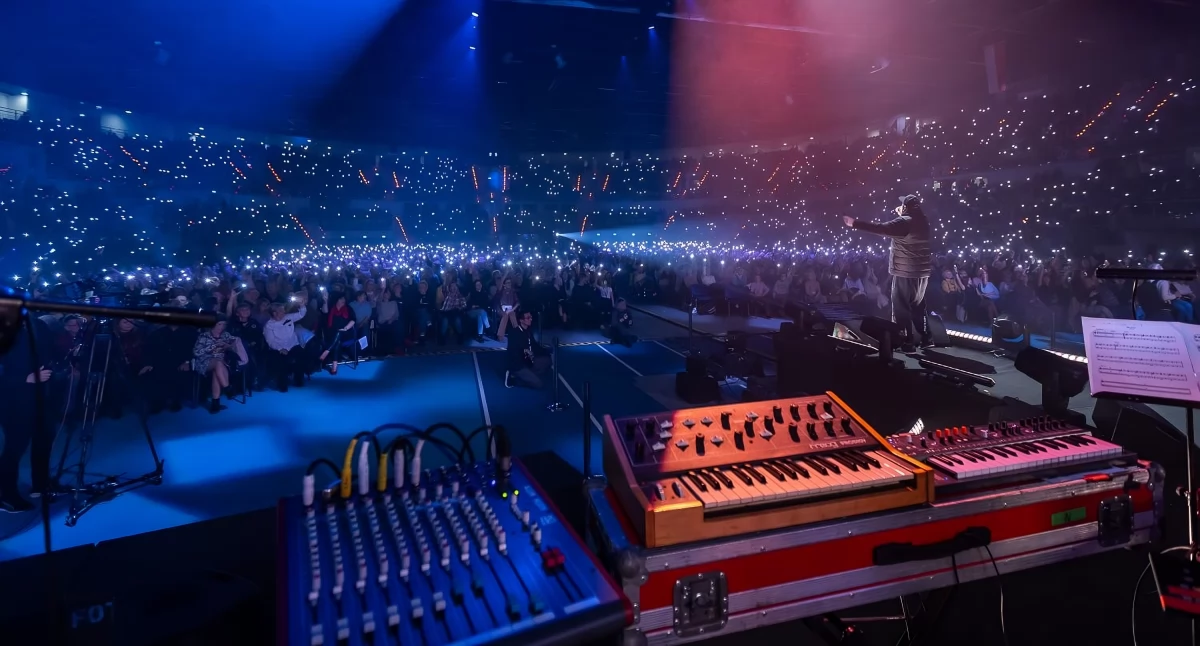 Gwiazdy zaśpiewają przeboje w Arenie Toruń. Wstęp na koncert jest darmowy 