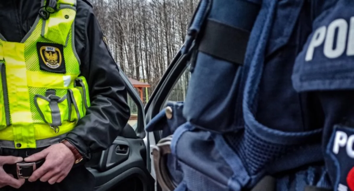 W Toruniu zatrzymano kierowcę, który od 46 lat nie odebrał prawa jazdy. Trafił do szpitala