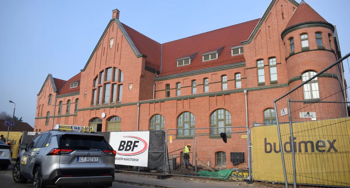 Dworzec w Toruniu przejdzie remont za 27 mln zł. Będzie tu hostel i lokal gastronomiczny