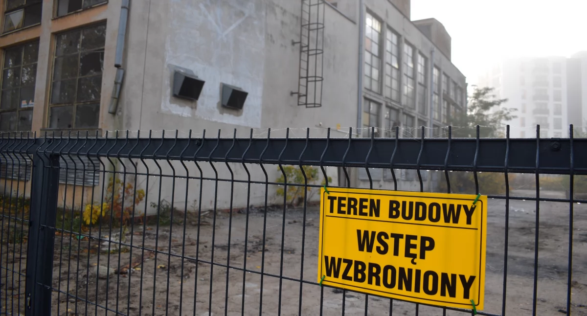Fabryka w Toruniu znika na naszych oczach. Deweloper zapowiada kolejne wyburzenia