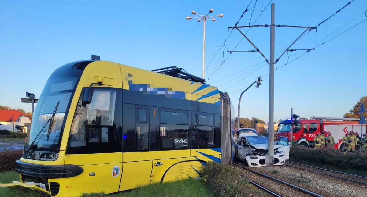 Tramwaj wykoleił się w Toruniu. Wprowadzono komunikację zastępczą 
