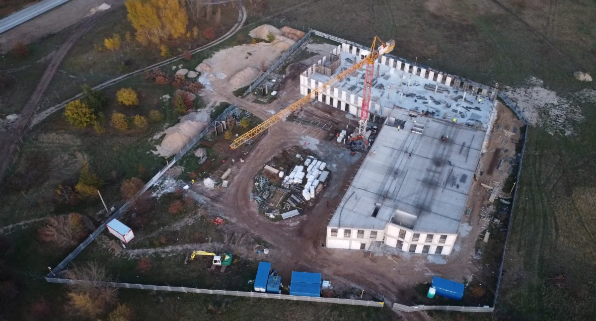 Na cennych terenach w Toruniu rośnie ogromny kompleks dwóch obiektów