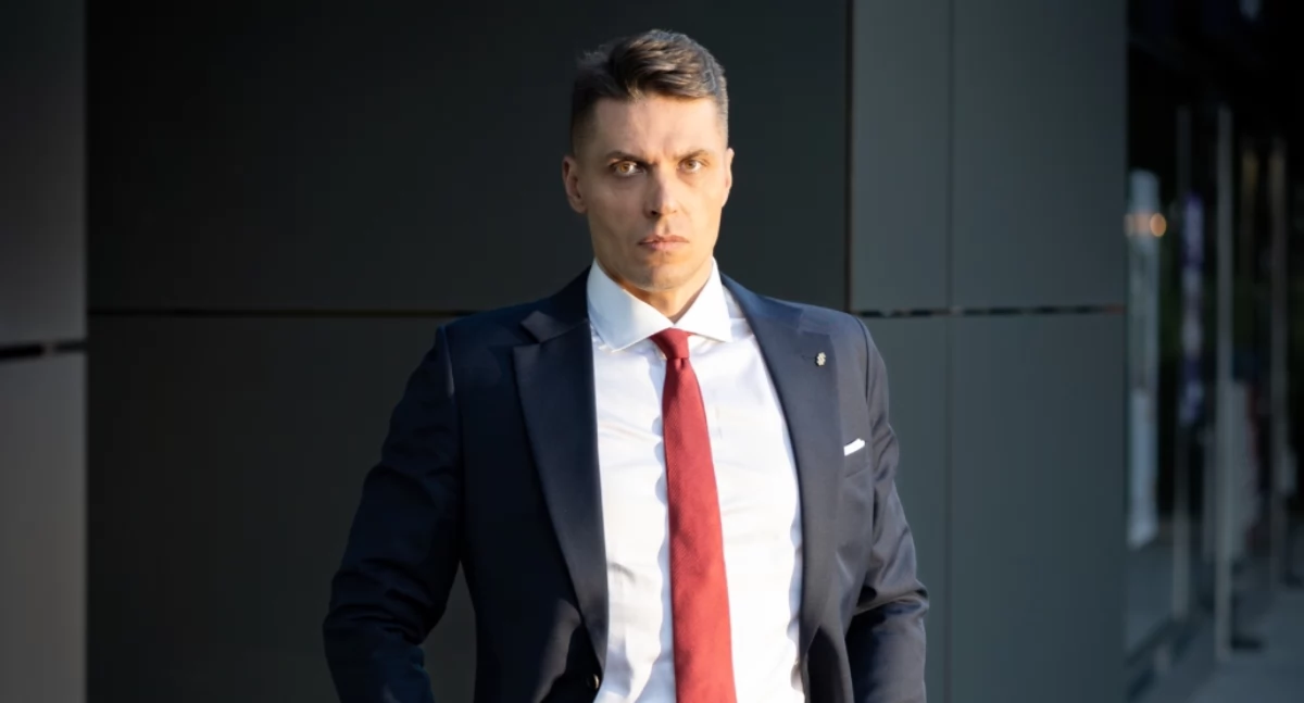 Znany detektyw Maciej Binkowski wystąpi w hotelu w centrum Torunia