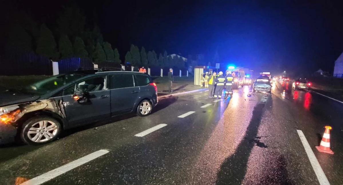 Poważny wypadek pod Toruniem. Jedna osoba trafiła do szpitala