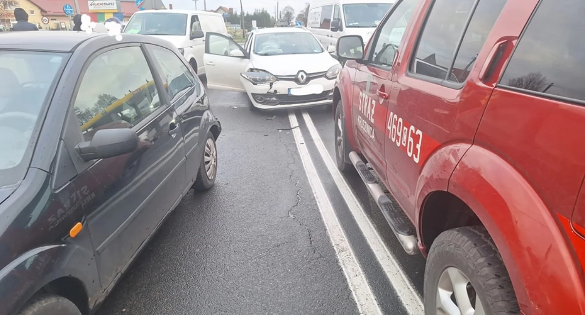 Karambol pod Toruniem. Zderzyły się aż cztery samochody osobowe