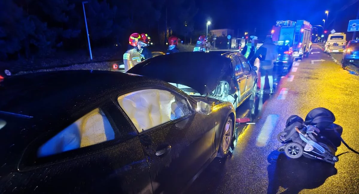 Kobieta w BMW spowodowała wypadek w Toruniu. Niemowlak trafił do szpitala