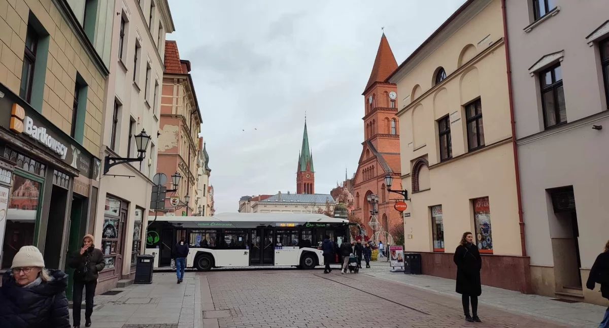 Wielki test w centrum Torunia. Autobusy MZK zablokowały kluczowe ulice