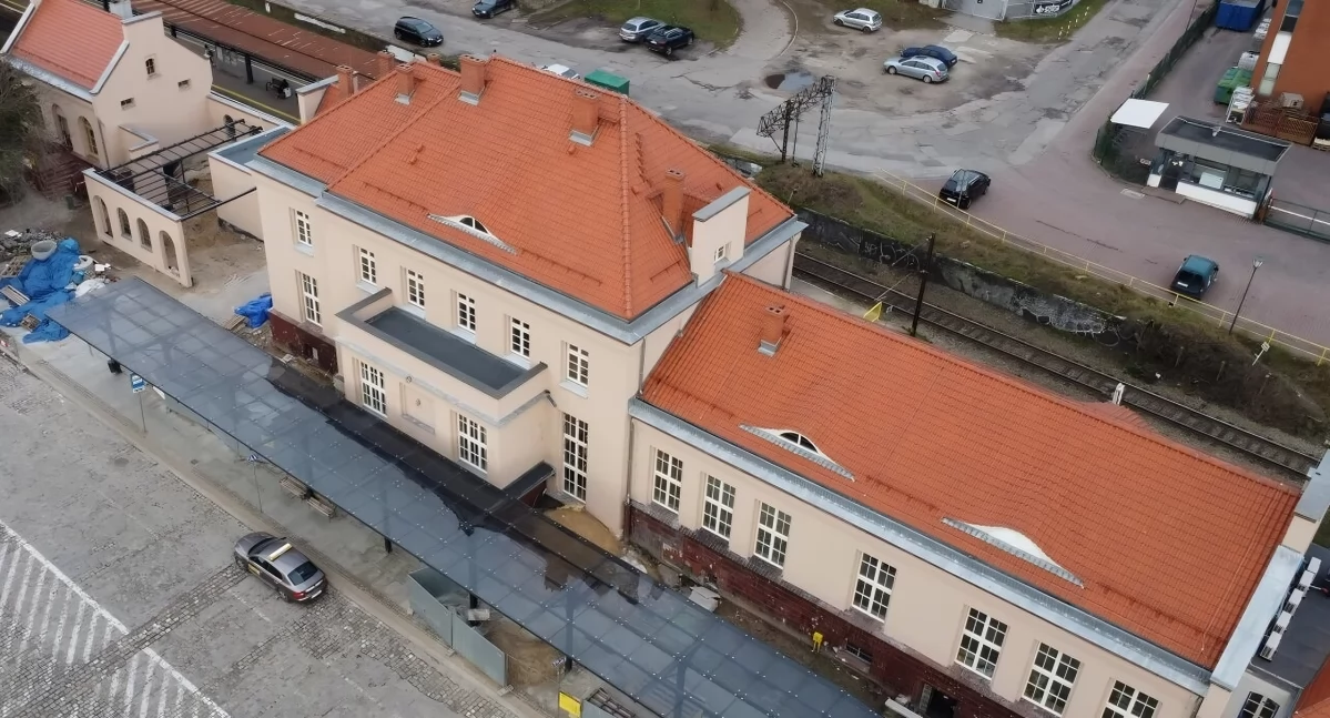 W Toruniu powstał nowoczesny dworzec PKP. Będzie tu hostel i letnia poczekalnia