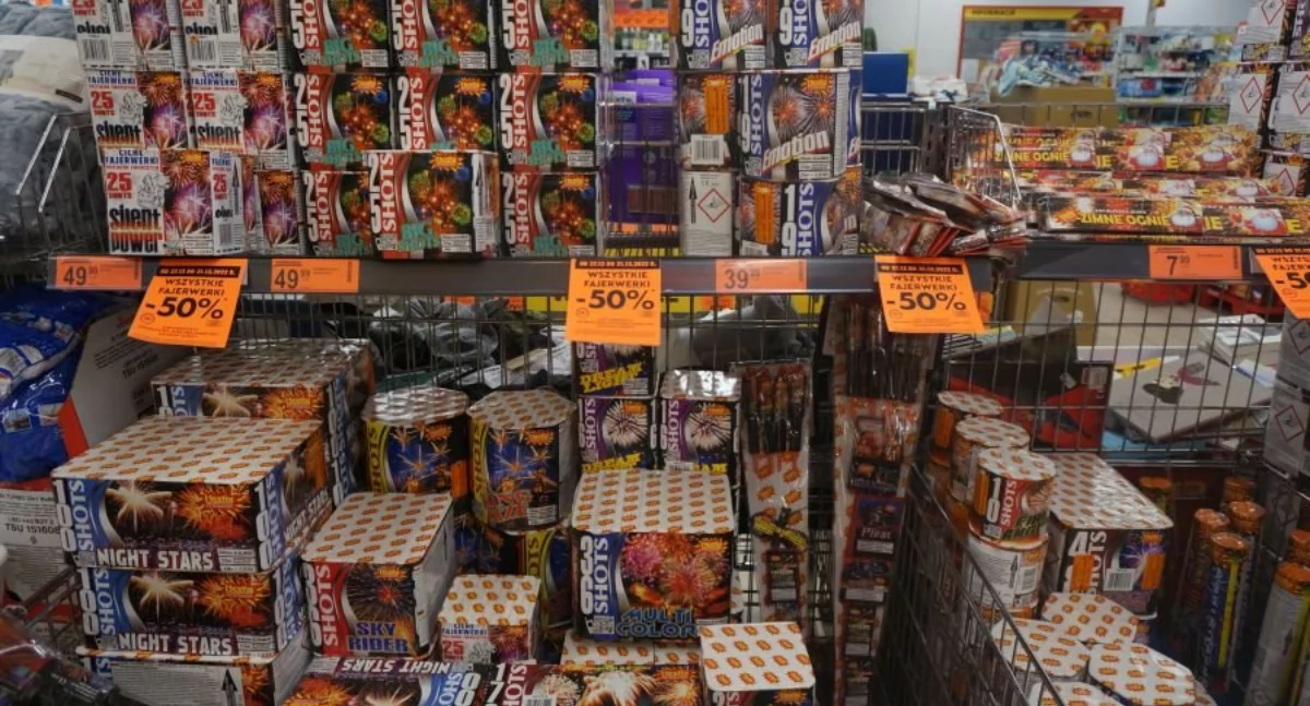 W markecie w Toruniu nie można kupić fajerwerków. Sklep zrezygnował ze sprzedaży