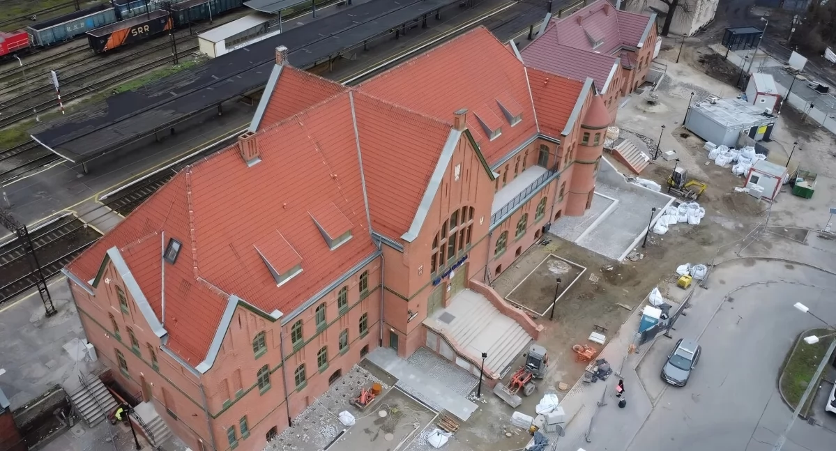 Dworzec PKP w Toruniu odzyskał historyczny blask. Będzie tam lokal usługowy i hostel