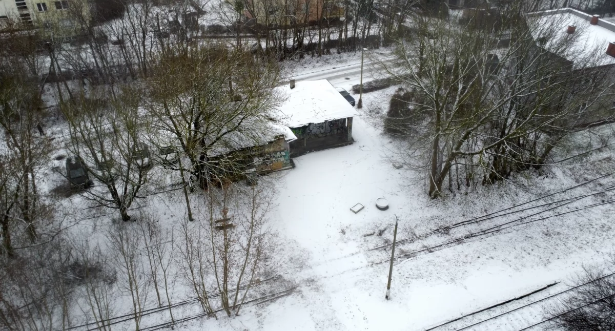 Opuszczony dworzec w Toruniu ma nowego właściciela. Od lat popadał w ruinę 