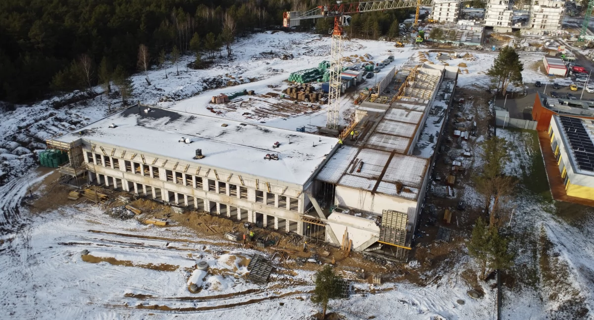 Nowa szkoła w Toruniu powstaje w ekspresowym tempie. Zostanie oddana przed terminem