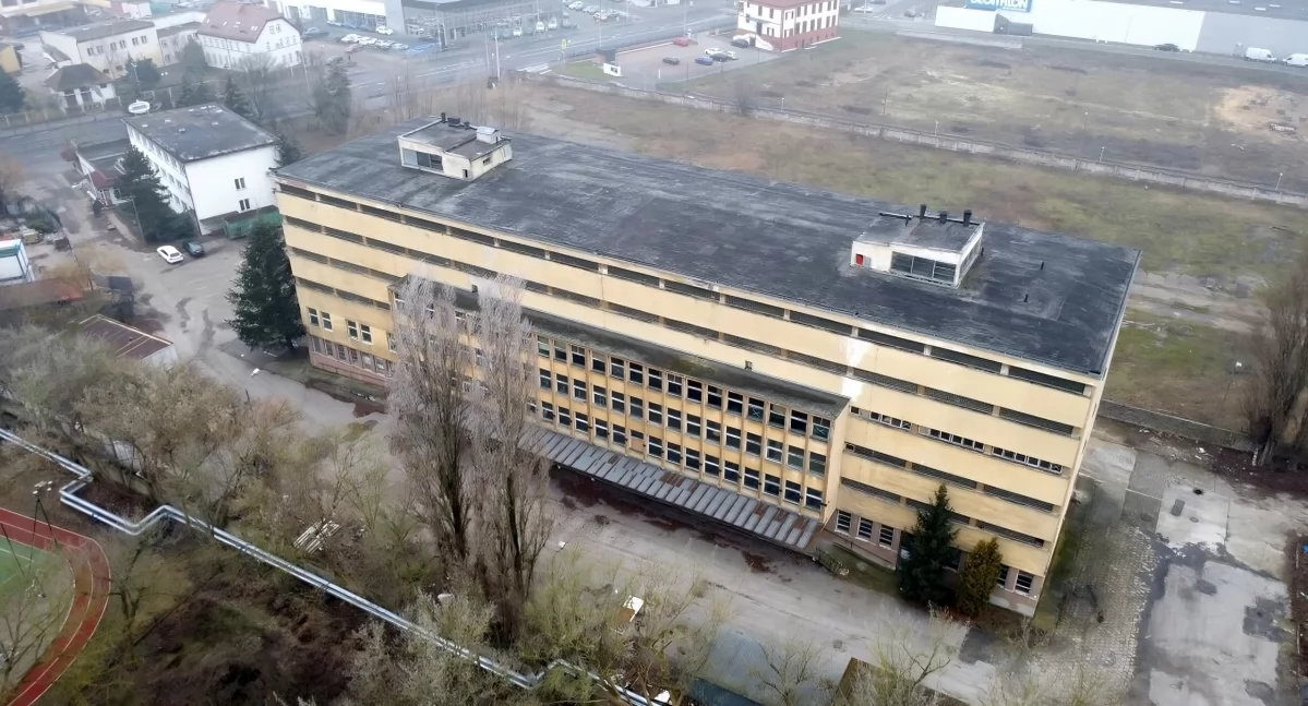 Siedziba znanej firmy w Toruniu do rozbiórki. Powstaną tu nowe bloki