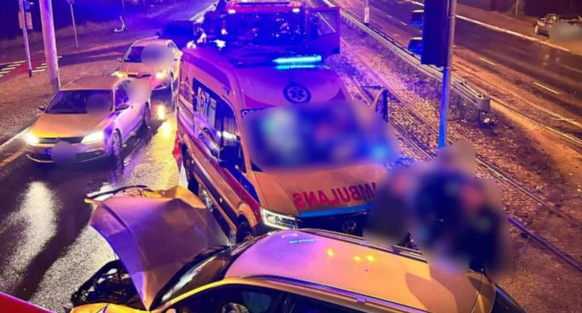 Wypadek w newralgicznym miejscu Torunia. Trzy osoby poszkodowane