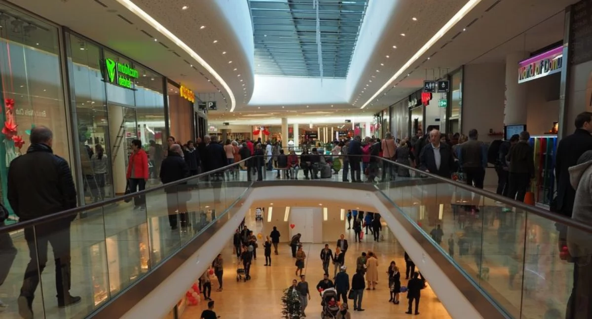 19-latek z maczetą wszedł do w galerii handlowej w Toruniu. Był pijany