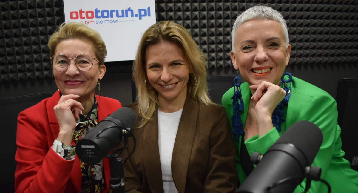 Trzy kobiety organizują niesamowity pokaz mody w centrum handlowym w Toruniu