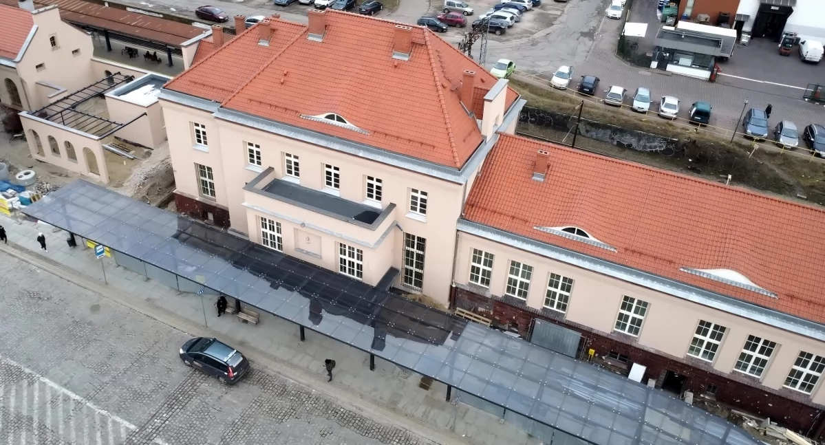 To będzie nowoczesny dworzec PKP w Toruniu. Powstanie tu hostel i letnia poczekalnia