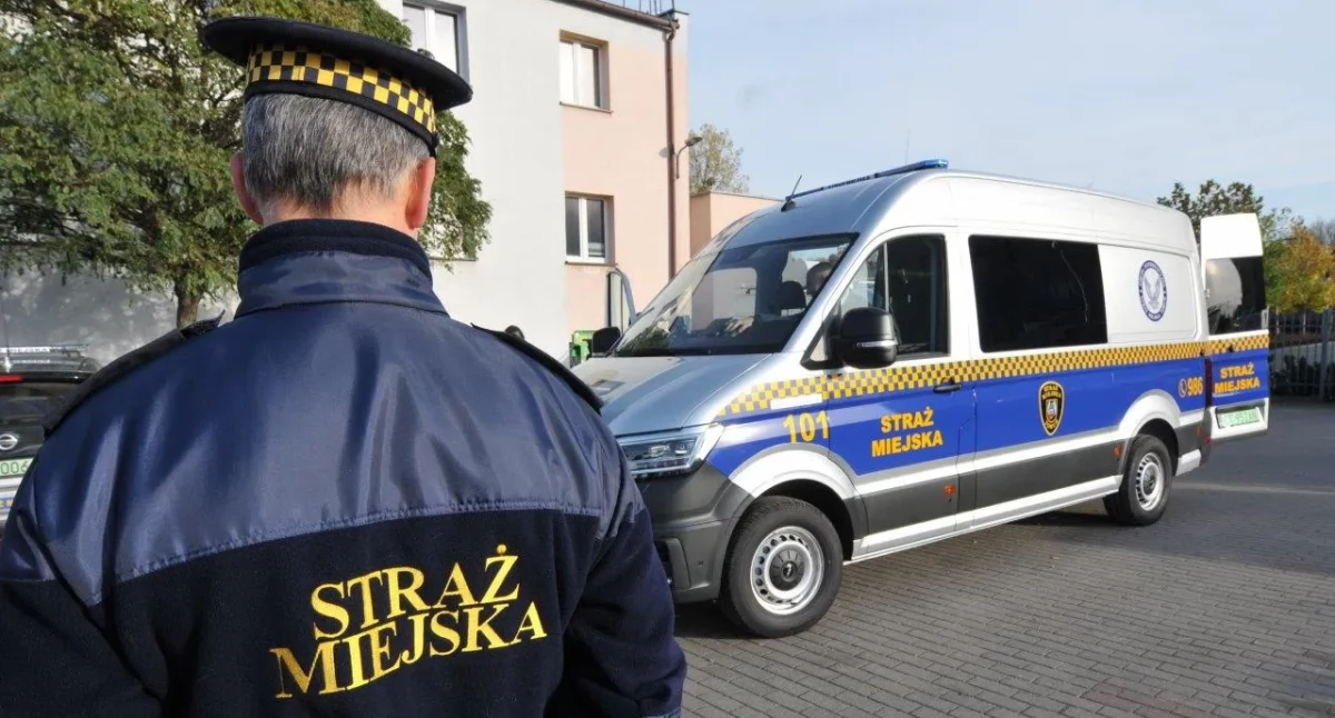 Skandal w centrum Torunia. Agresywny mężczyzna zaatakował strażników miejskich