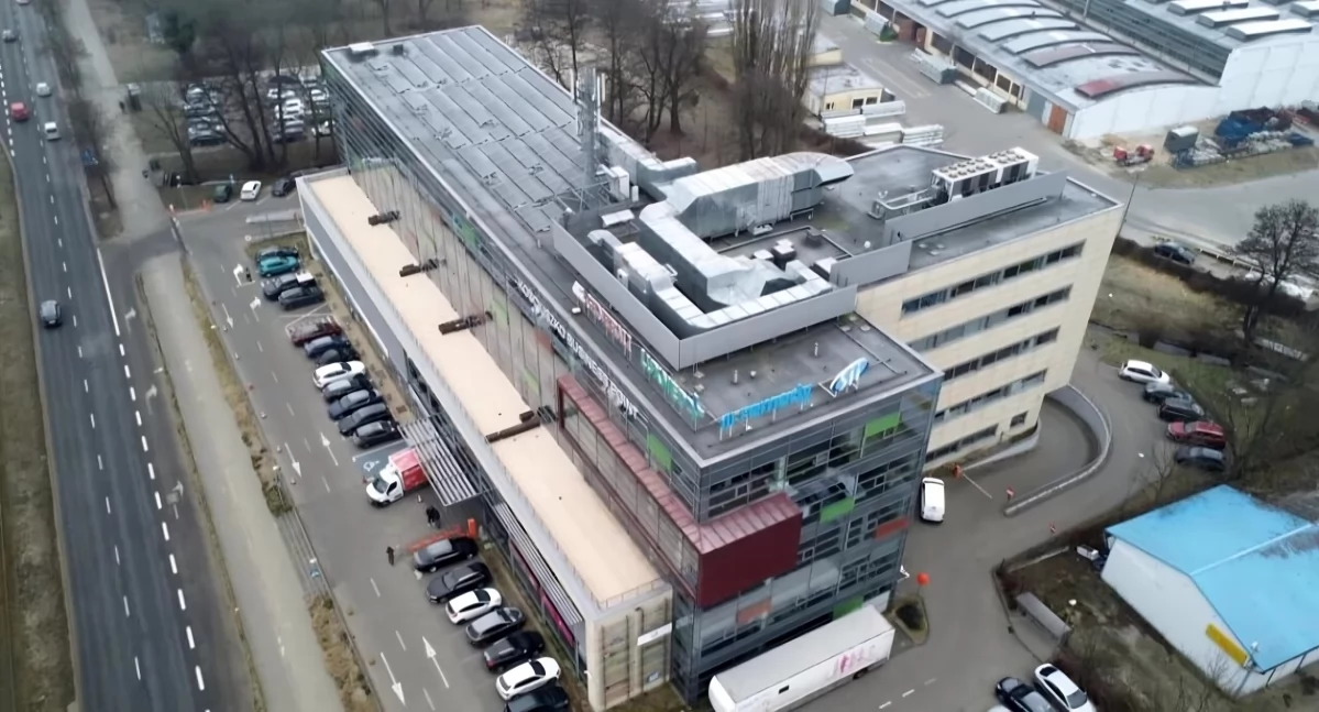 To największe centrum biznesowe w Toruniu. Jest siedzibą znanych firm