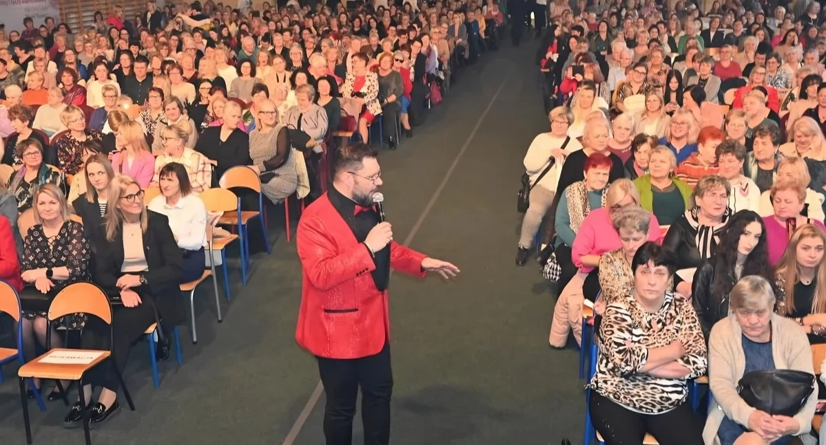 Znany zespół zagrał koncert w szkole pod Toruniem. Wstęp miały tylko kobiety