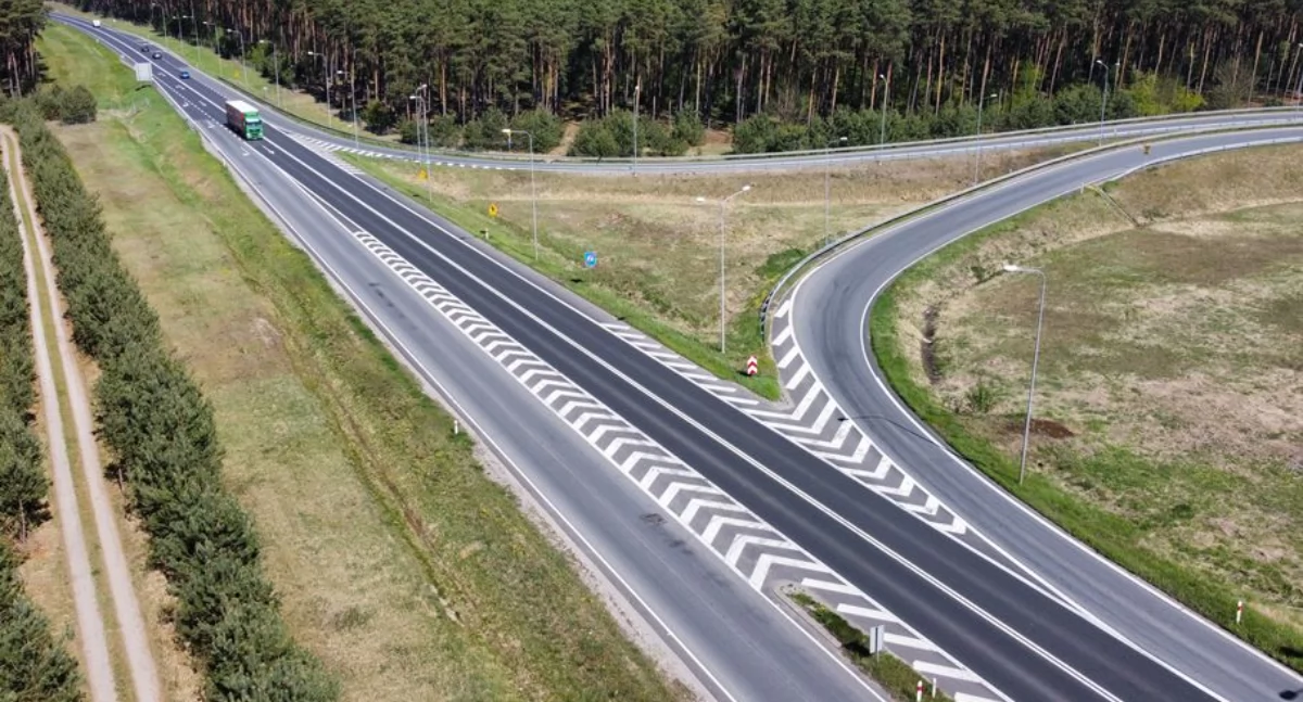 Nowe znaki stanęły na obwodnicy Torunia. Dają dużo do myślenia