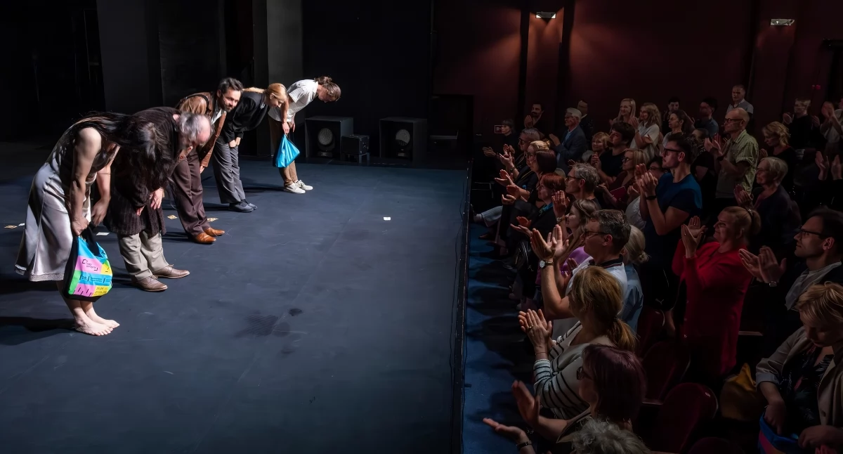Kolejna premiera w teatrze w Toruniu. To spektakl pełen surrealistycznego humoru 