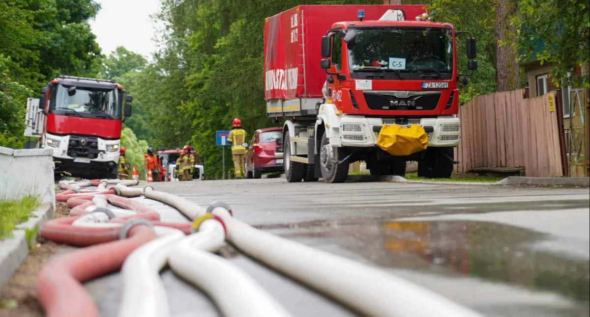 Pożar całkowicie zniszczył budynek mieszkalny w Toruniu. Trwa liczenie strat