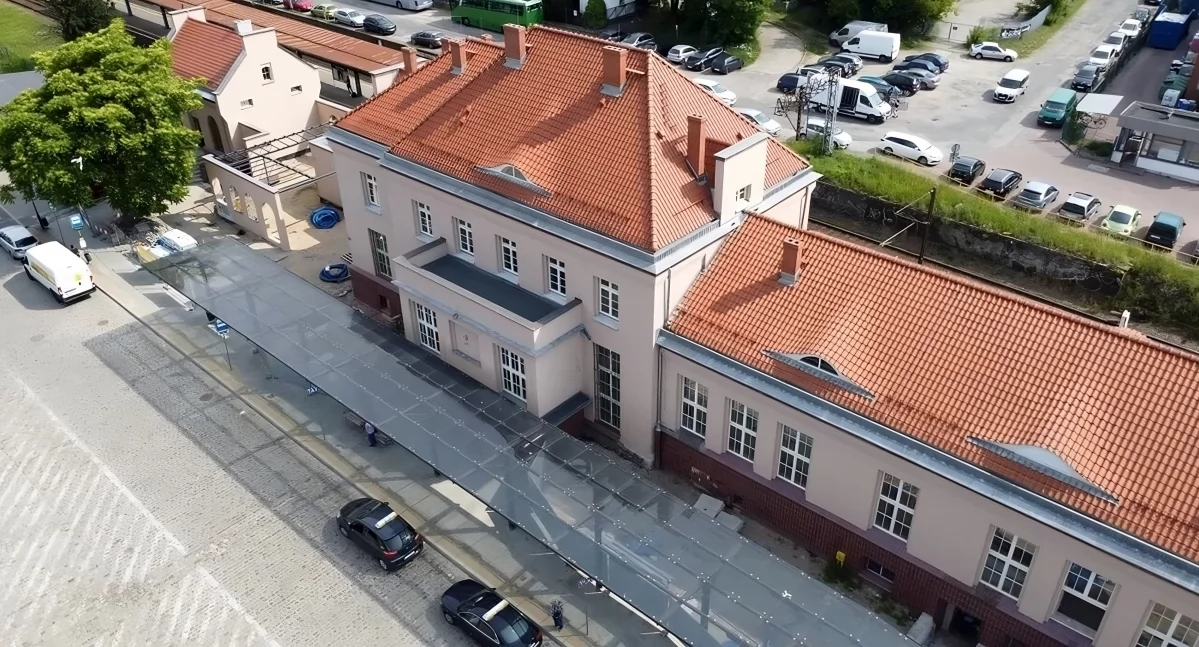 Toruń będzie miał nowoczesny dworzec PKP. W budynku powstanie hostel i lokal gastronomiczny