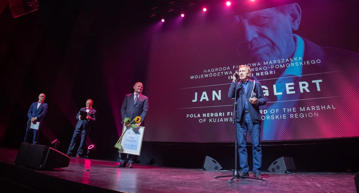 Jan Englert z Nagrodą Marszałka na otwarciu Tofifest