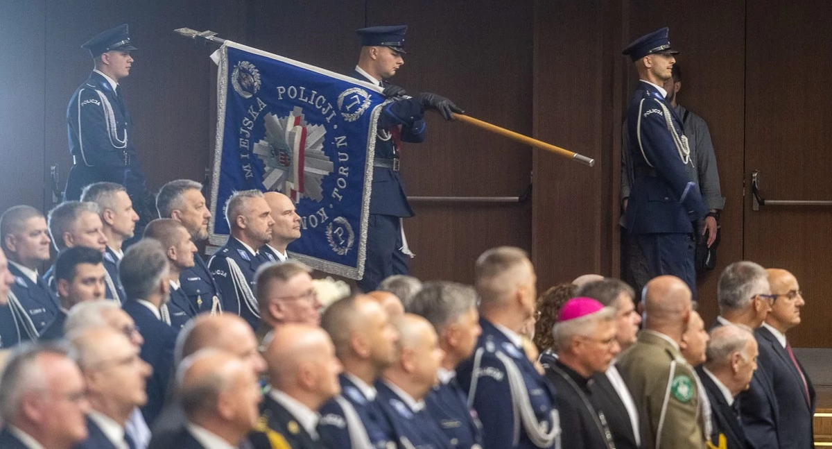 Policjanci świętowali w Auli UMK w Toruniu