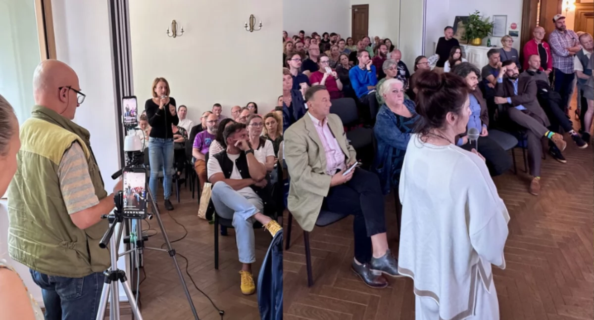 Emocje na spotkaniu o nowej strefie płatnego parkowania w Toruniu. Mieszkańcy zabrali głos