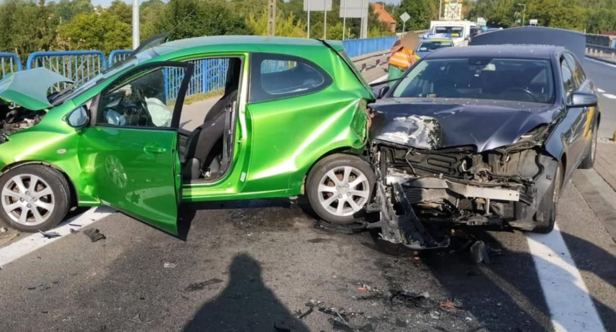 Poważny wypadek na drodze pod Toruniem. Wprowadzono ruch wahadłowy 