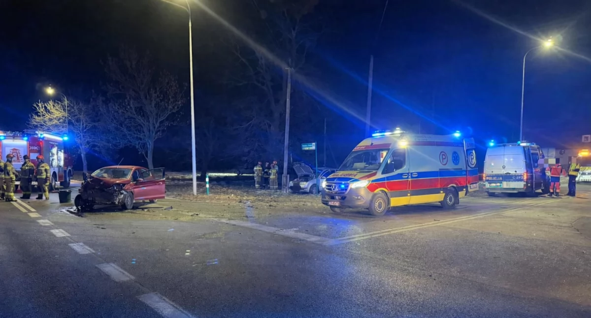 Koszmarny wypadek pod Toruniem. Policjantka w ciężkim stanie w szpitalu