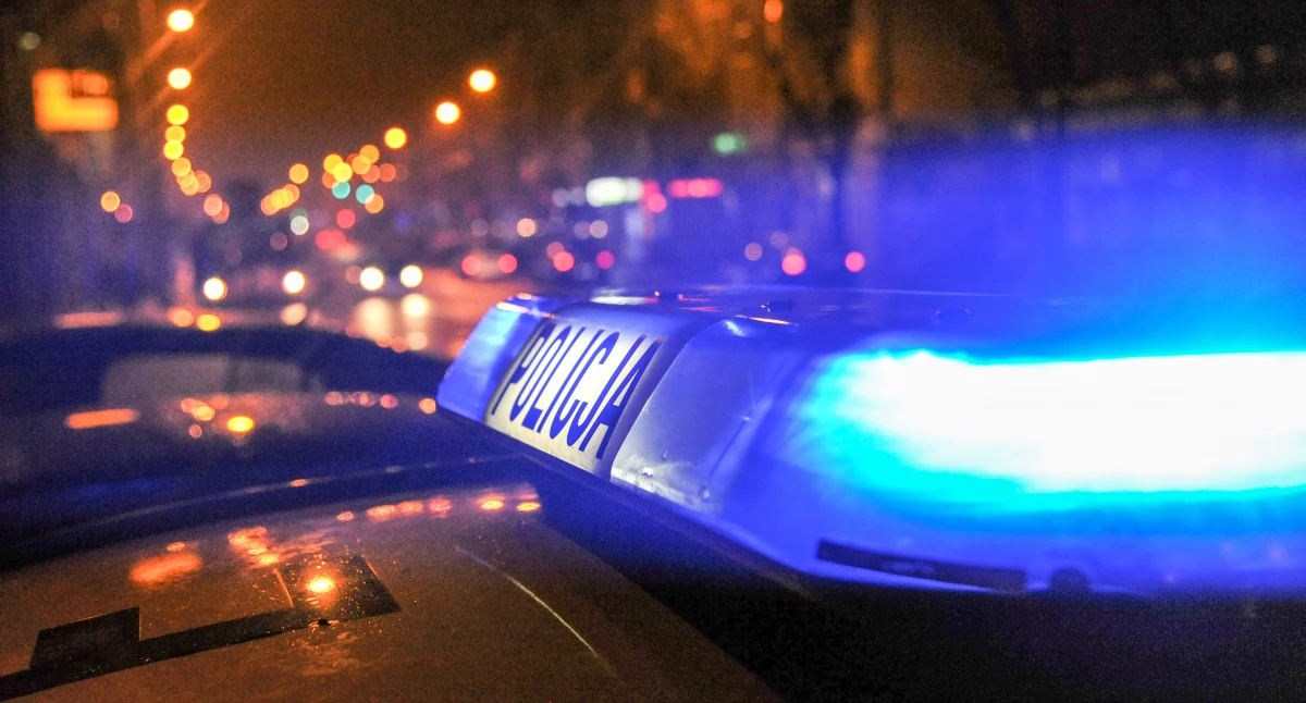 Mieszkańcy zaniepokojeni. Mężczyzna z siekierą biegał po osiedlu w Toruniu