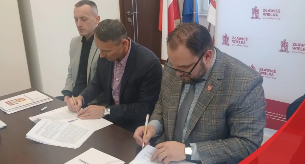 Magazyn Gminy Zławieś Wielka. Dwie nowe śmieciarki już w drodze