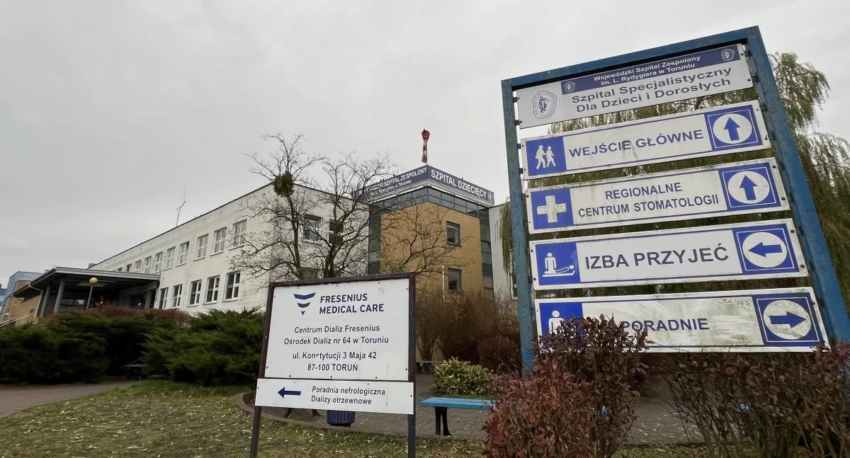 12-latek spadł z huśtawki na placu zabaw w Toruniu. Spółdzielnia zabrała głos
