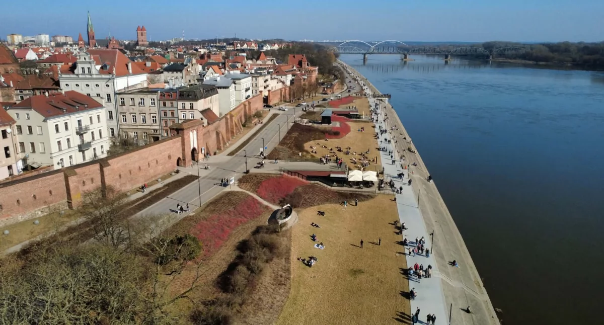 Do Torunia nadchodzi korzystna masa powietrza. Tego dnia będzie najcieplej