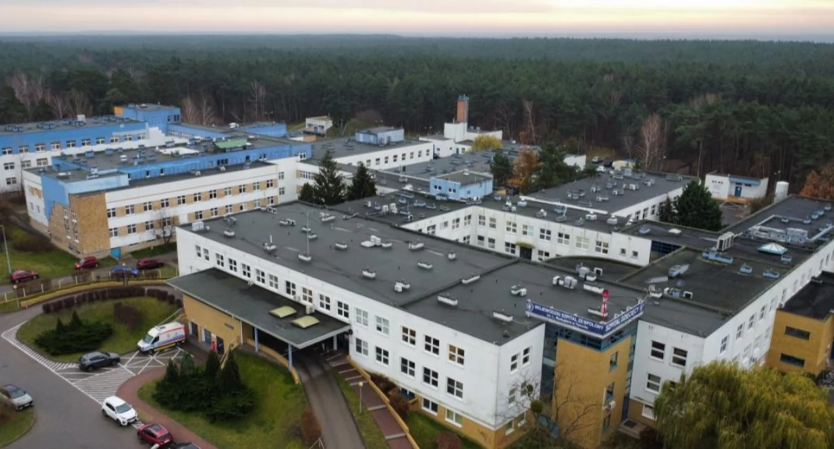 Poważny wypadek 12-latka na placu zabaw w Toruniu. Szpital przekazał nowe wieści