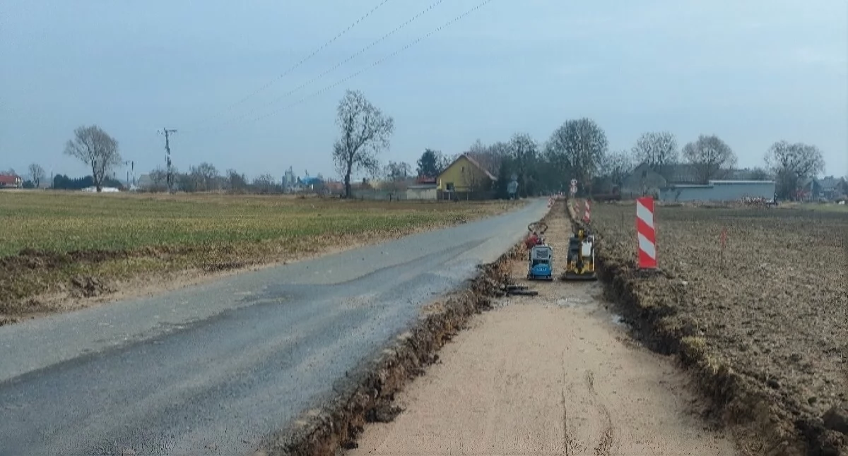 Ruszyła przebudowa drogi pod Toruniem za blisko 6 mln zł. Będzie gotowa w tym roku