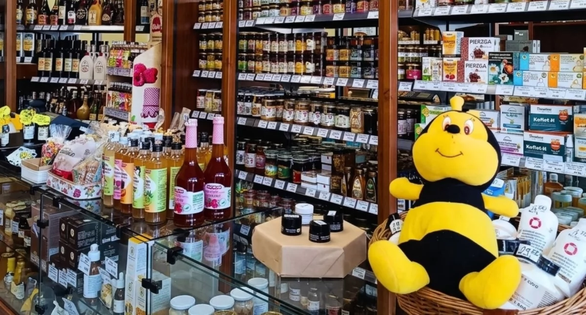 W sklepie Pszczele Cuda w Toruniu są dostępne naturalne kosmetyki dla skóry