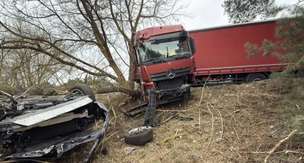 Śmiertelny karambol na drodze Toruń - Bydgoszcz. Nie żyje jedna osoba