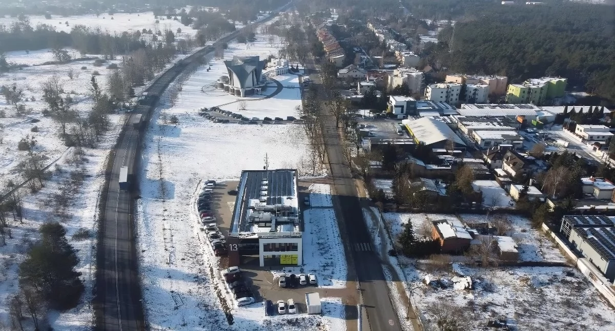 Działka w Toruniu idzie pod młotek za ponad milion złotych. Obok powstał biurowiec