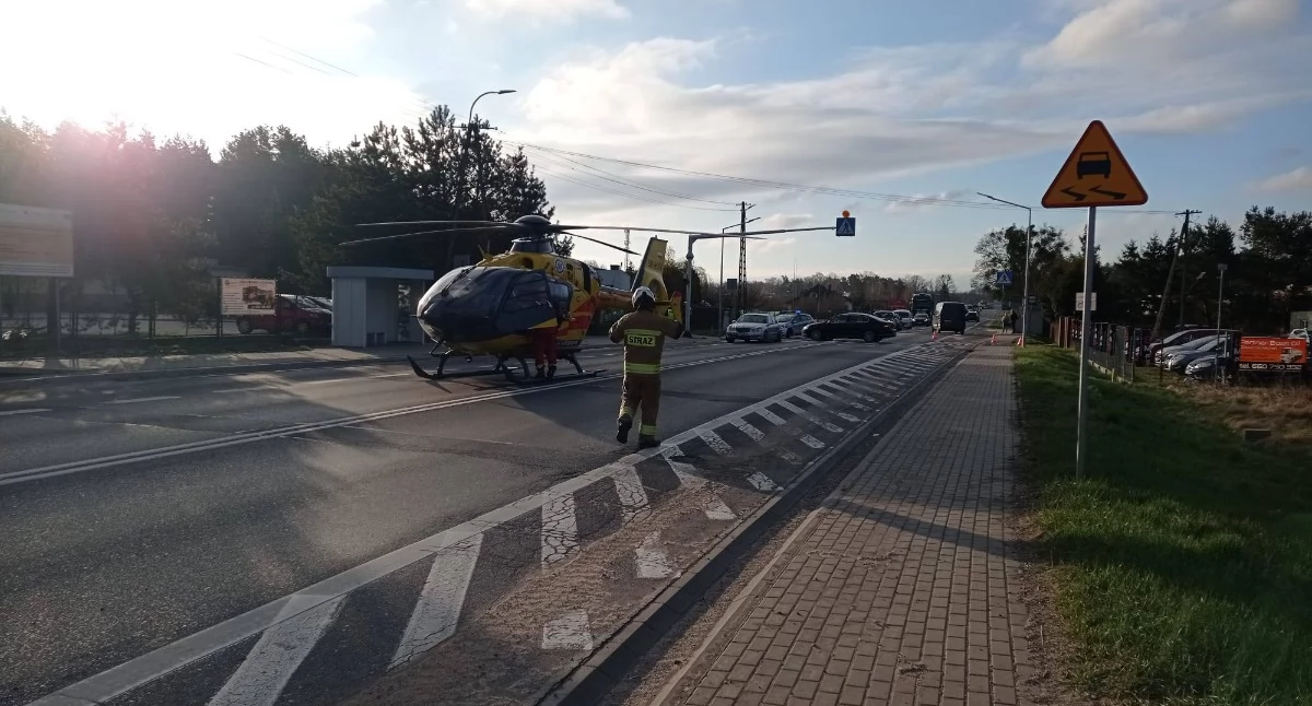 Wypadek na przejściu dla pieszych. Pod Toruniem lądował śmigłowiec LPR