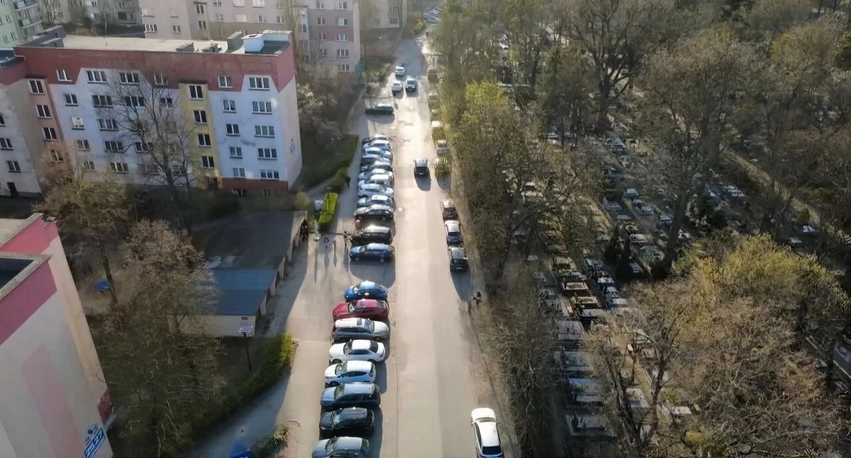 Koniec z dziurawym chodnikiem. Będzie remont zatłoczonej ulicy w Toruniu